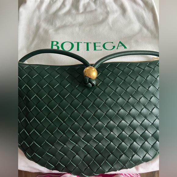 Medium Turn Pouch - Picture 3 of 7